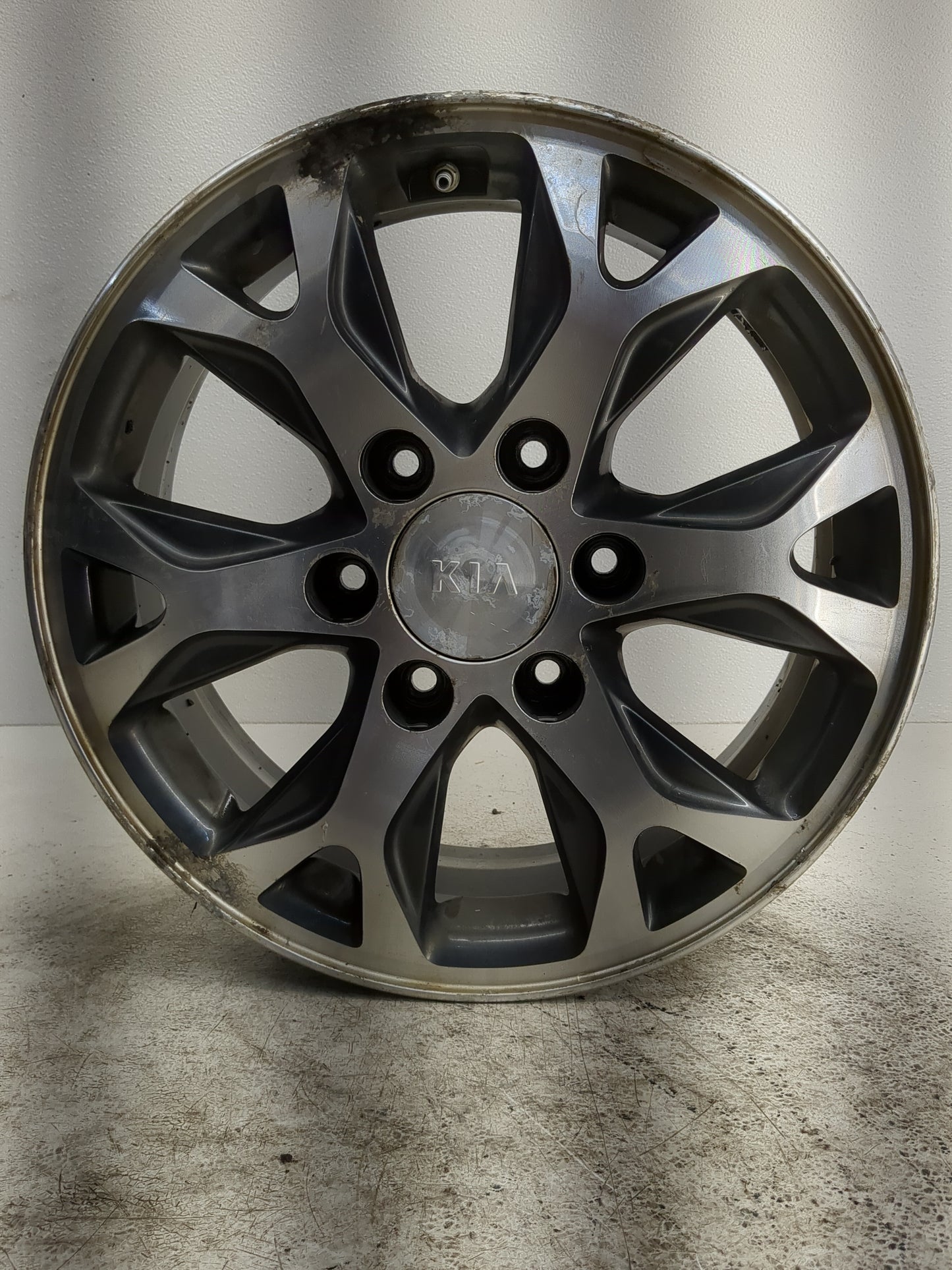 2014-2014 Kia Sedona Oem Wheel Rim - Oemusedautoparts1.com