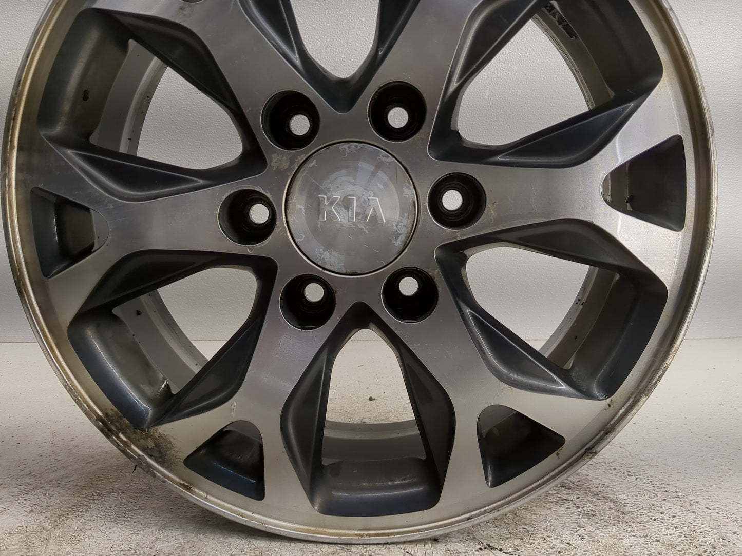 2014-2014 Kia Sedona Oem Wheel Rim - Oemusedautoparts1.com