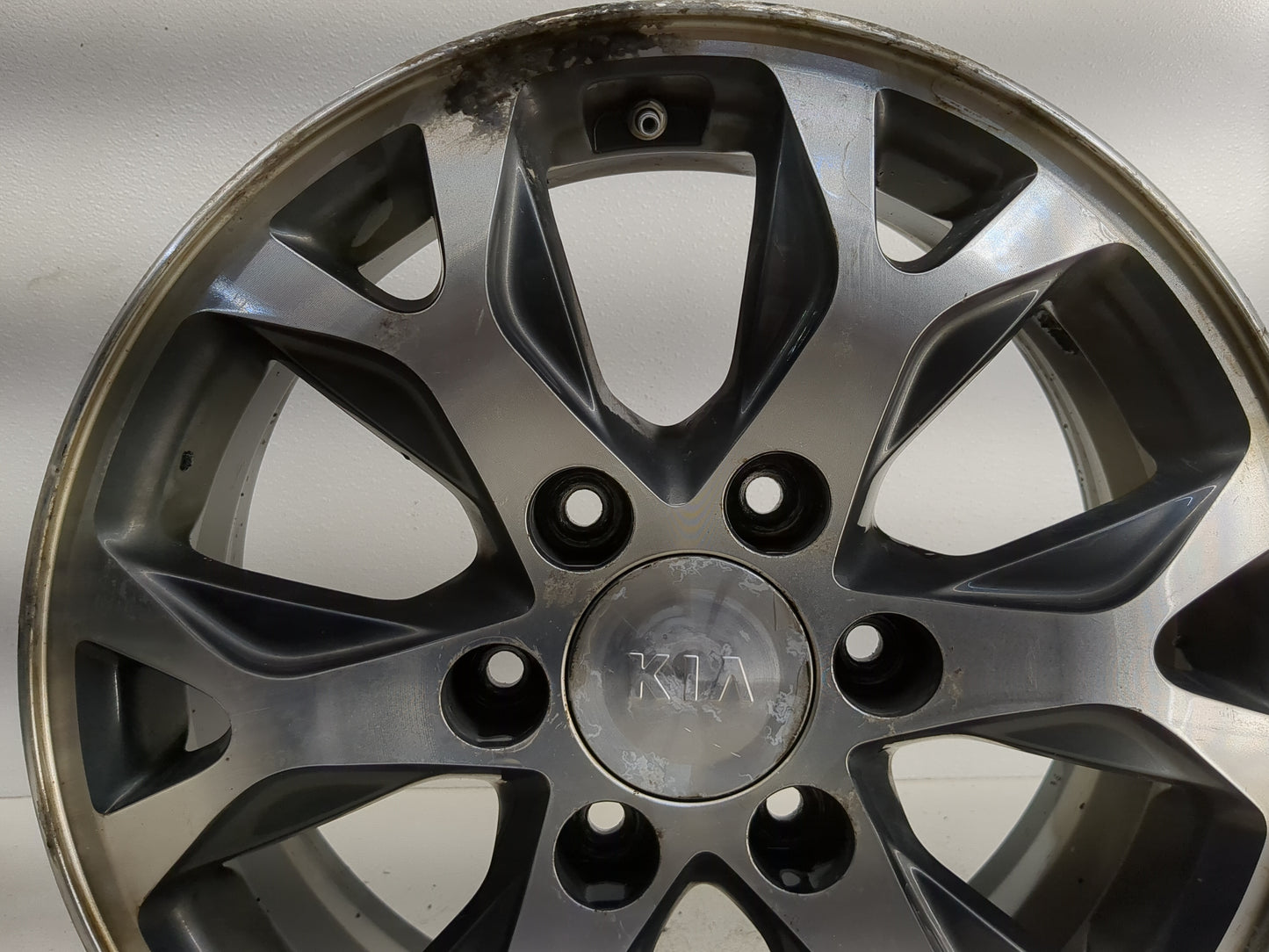 2014-2014 Kia Sedona Oem Wheel Rim 1253080 - Oemusedautoparts1.com