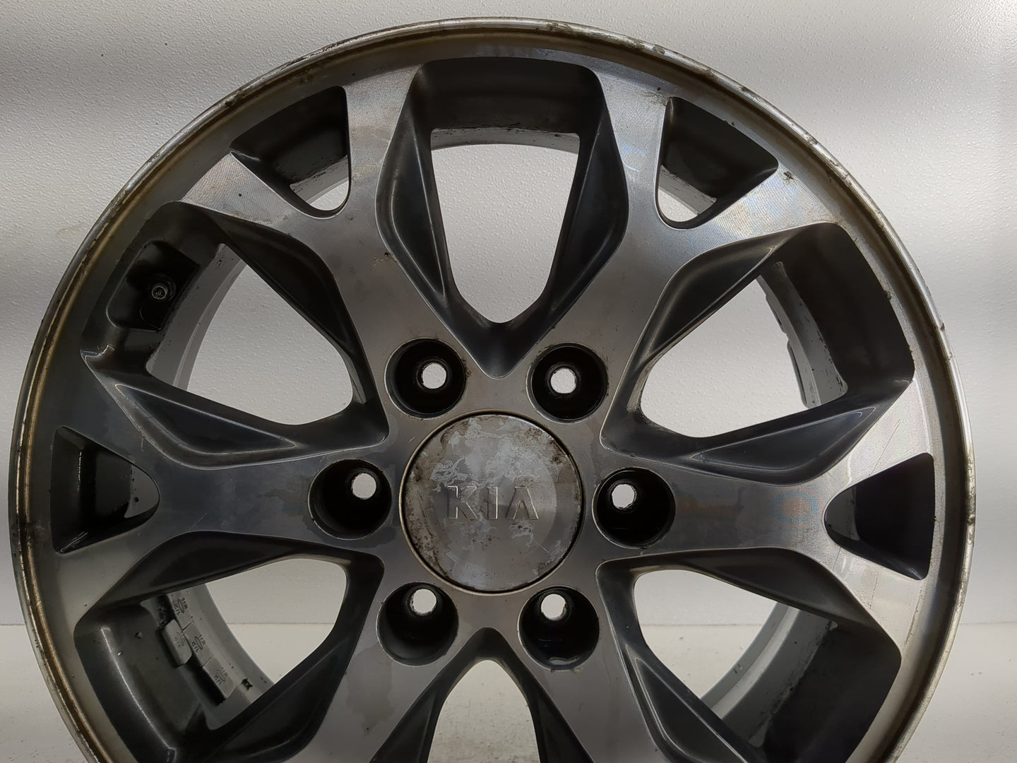 2014-2014 Kia Sedona Oem Wheel Rim 1253081 - Oemusedautoparts1.com