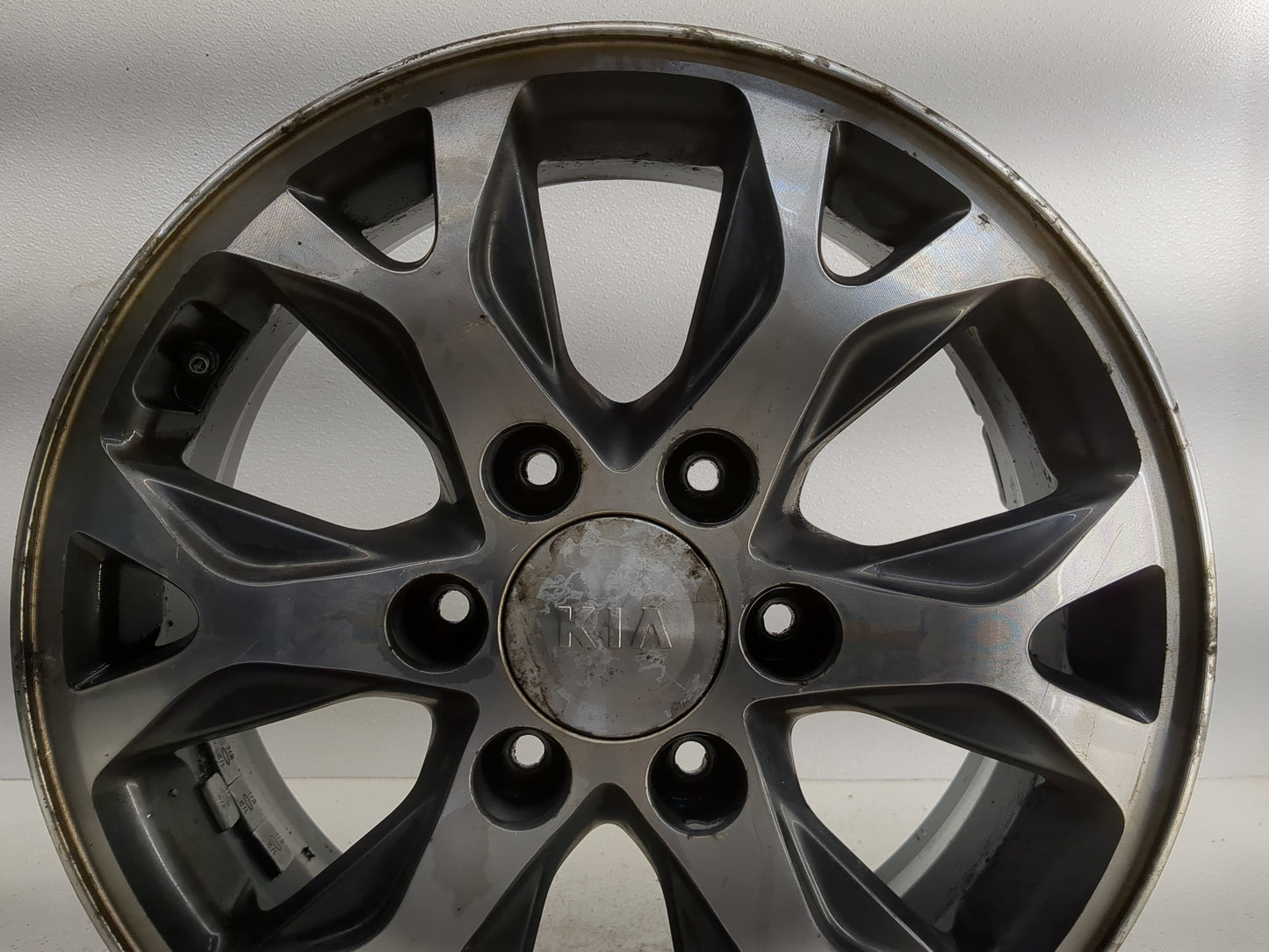 2014-2014 Kia Sedona Oem Wheel Rim 1253081 - Oemusedautoparts1.com