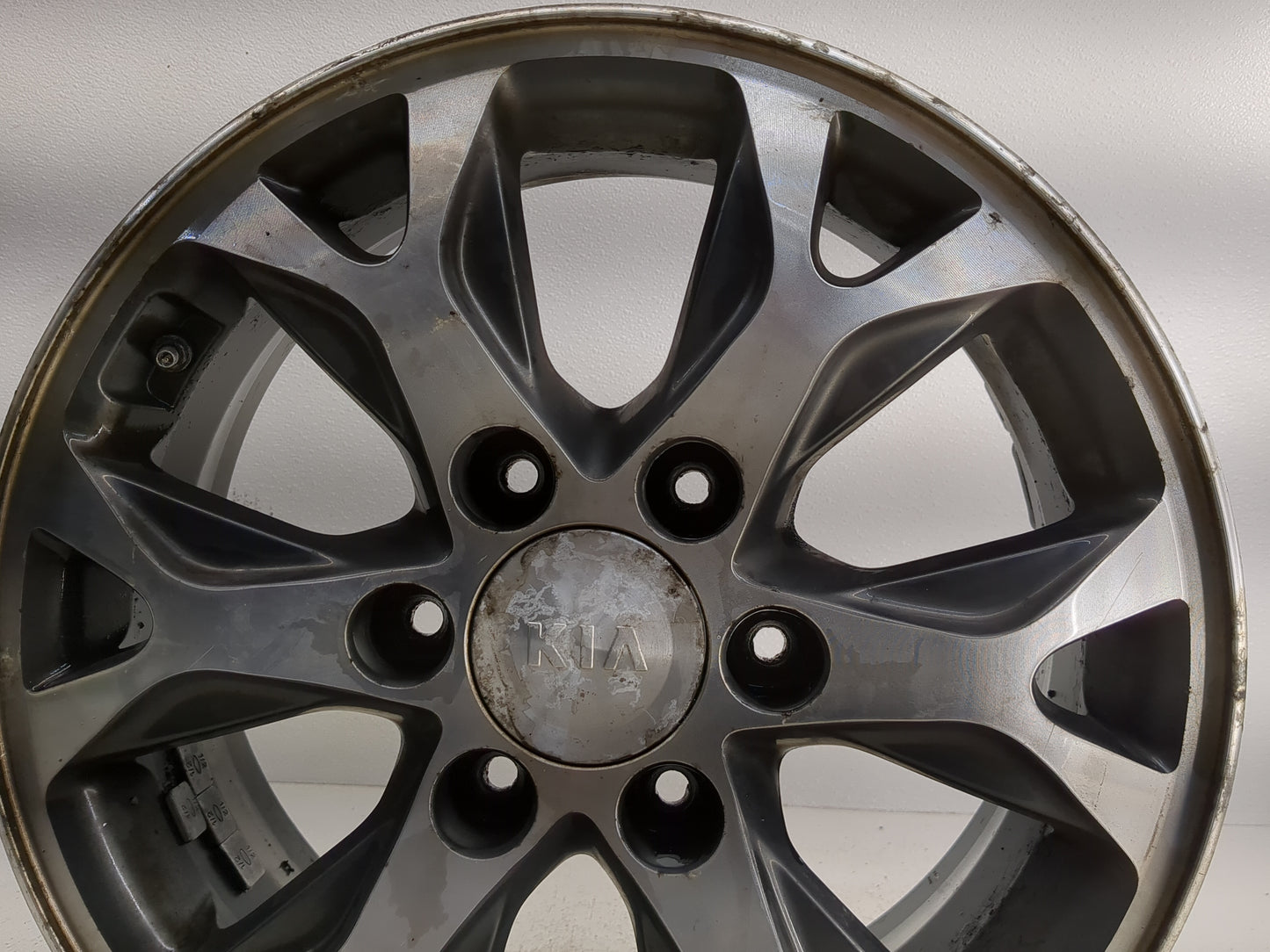 2014-2014 Kia Sedona Oem Wheel Rim 1253081 - Oemusedautoparts1.com