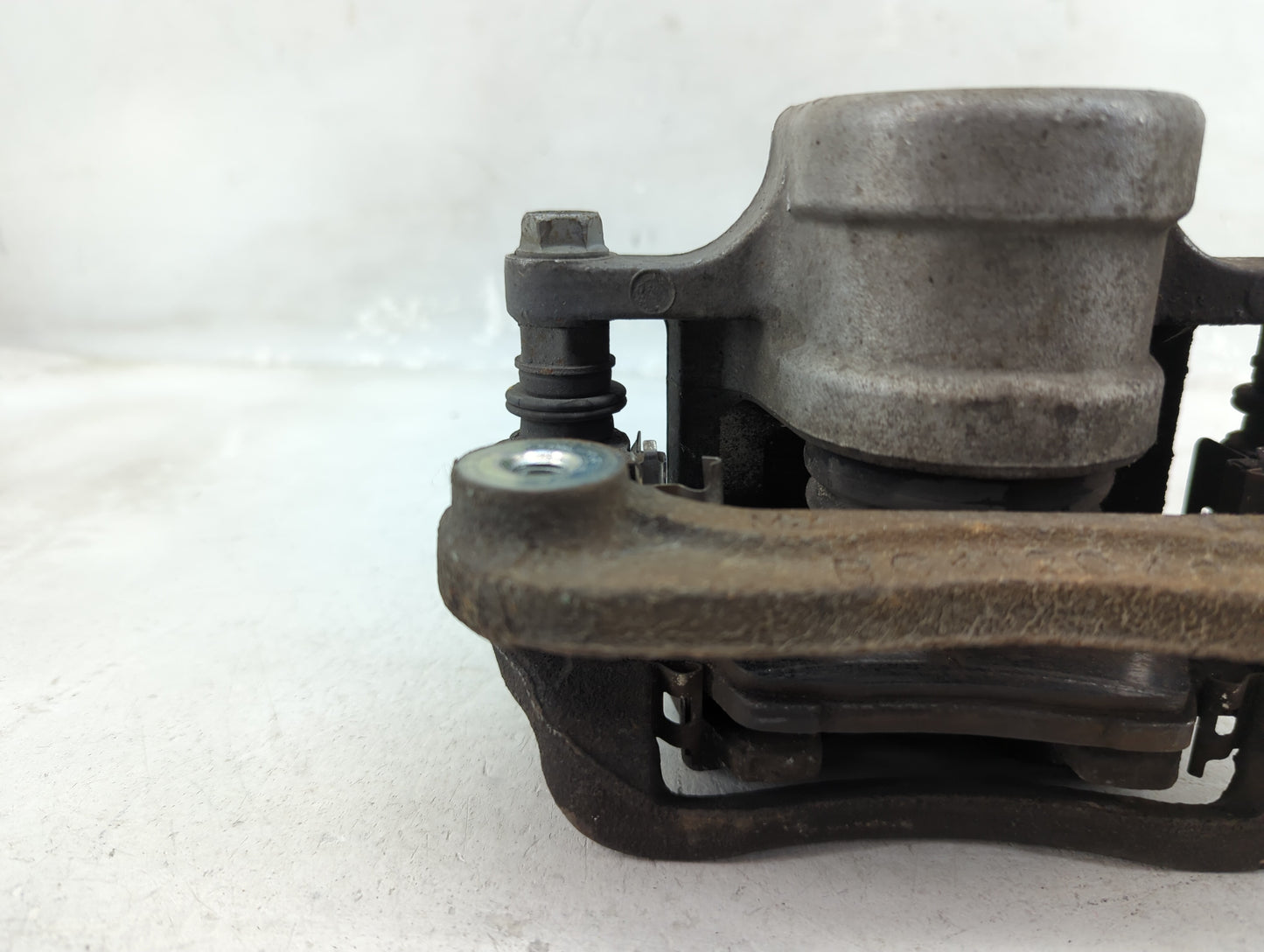 2008-2014 Kia Sedona Rear Passenger Right Brake Caliper - Oemusedautoparts1.com