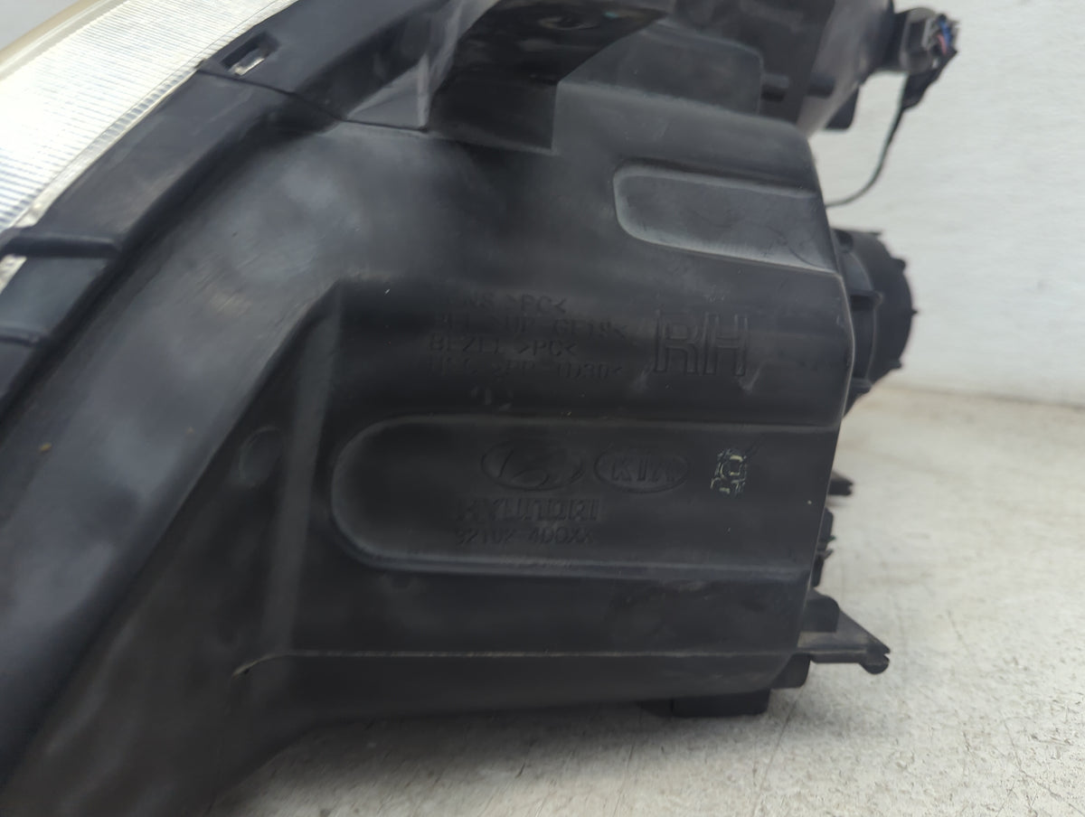 2014-2014 Kia Sedona Passenger Right Oem Head Light Headlight Lamp - Oemusedautoparts1.com