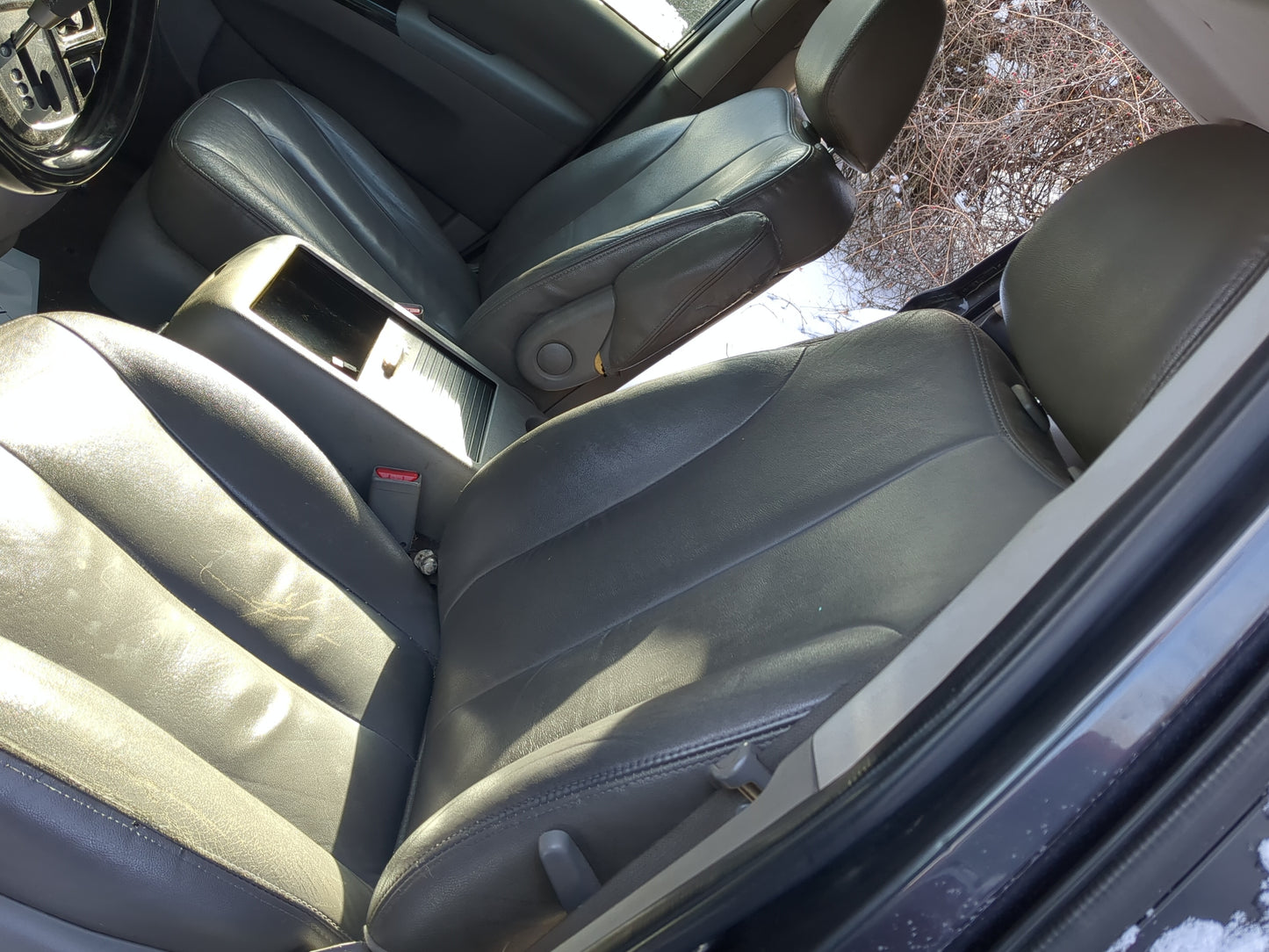 2010-2014 Kia Sedona Driver Front Seat Oem - Oemusedautoparts1.com