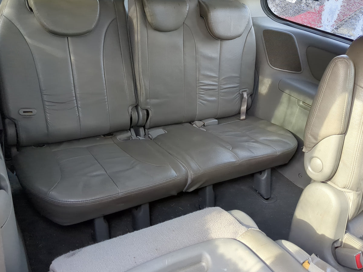 2014 Kia Sedona Rear Seat Oem - Oemusedautoparts1.com
