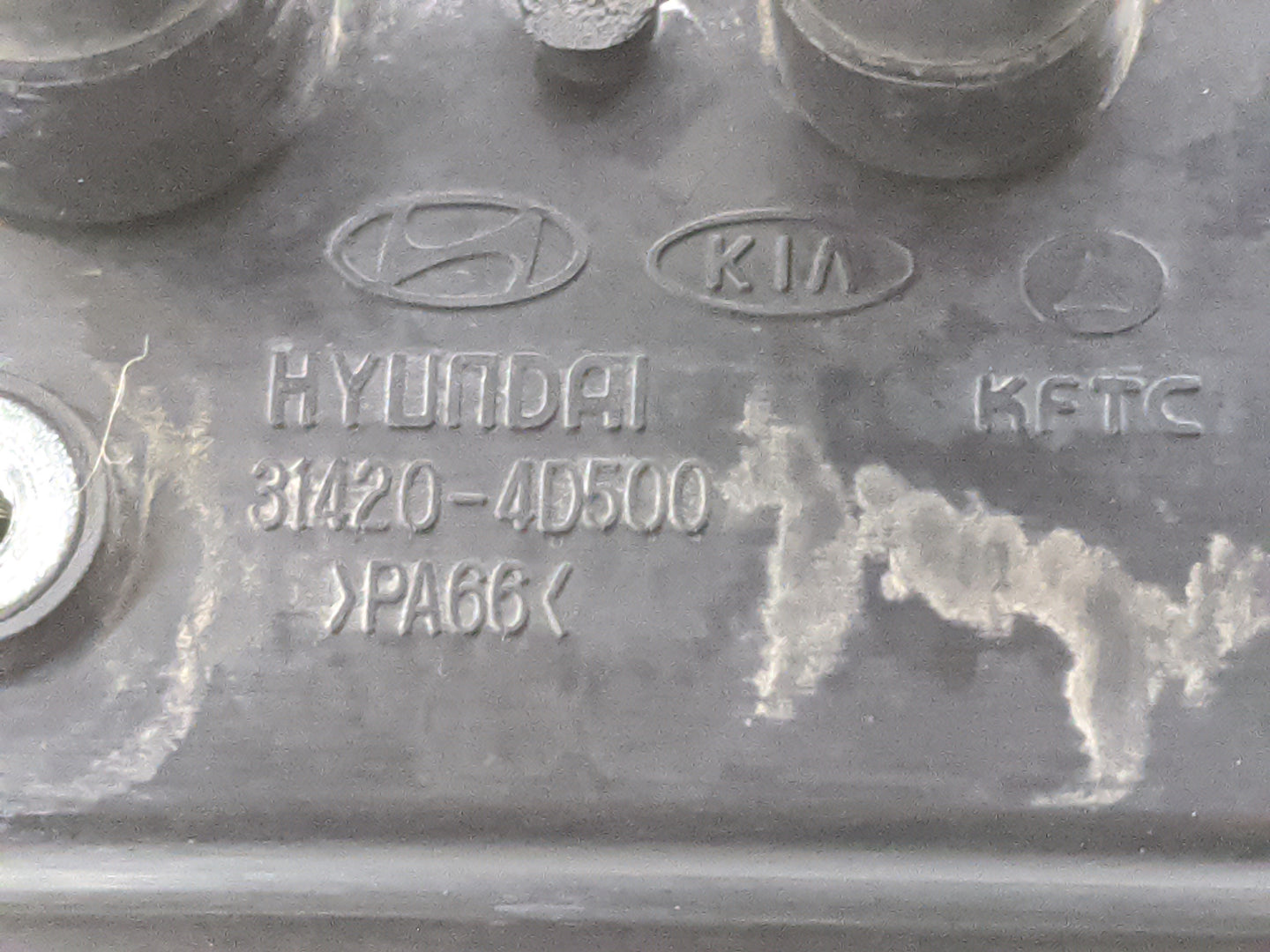 2014 Kia Sedona Fuel Vapor Charcoal Canister - Oemusedautoparts1.com
