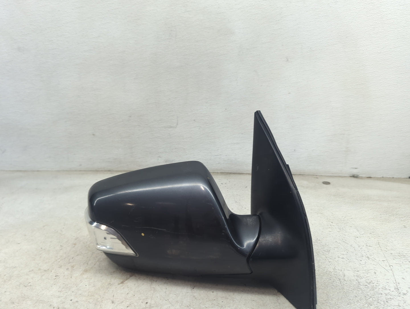 2011-2014 Kia Sedona Passenger Side View Mirror - Right Door Mirror OEM Used - Oemusedautoparts1.com