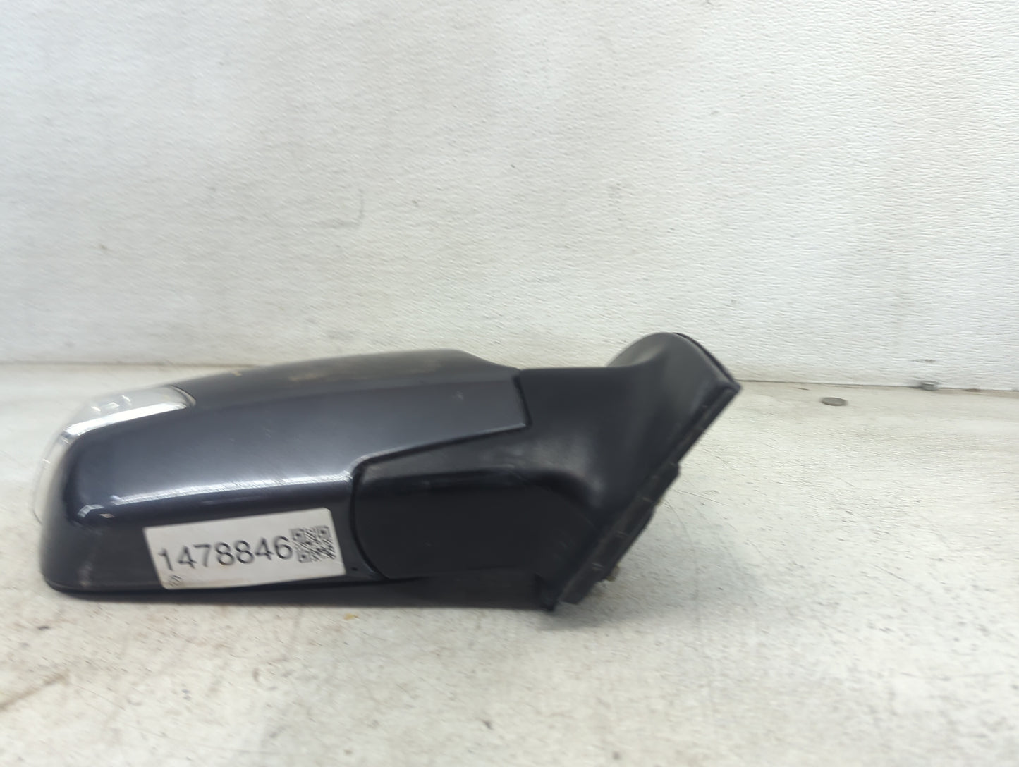 2011-2014 Kia Sedona Passenger Side View Mirror - Right Door Mirror OEM Used - Oemusedautoparts1.com