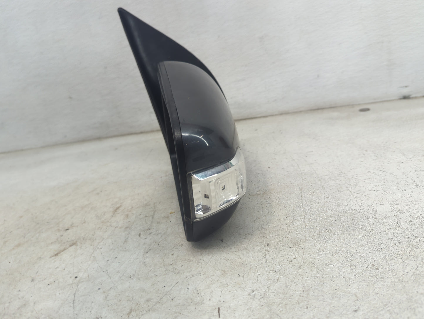 2011-2014 Kia Sedona Passenger Side View Mirror - Right Door Mirror OEM Used - Oemusedautoparts1.com