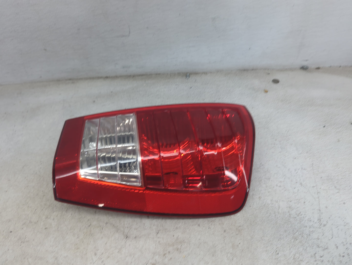 2010-2014 Kia Sedona Tail Light Assembly Passenger Right OEM Fits Fits 2007 2008 2009 2010 2011 2012 2014 OEM Used Auto Part