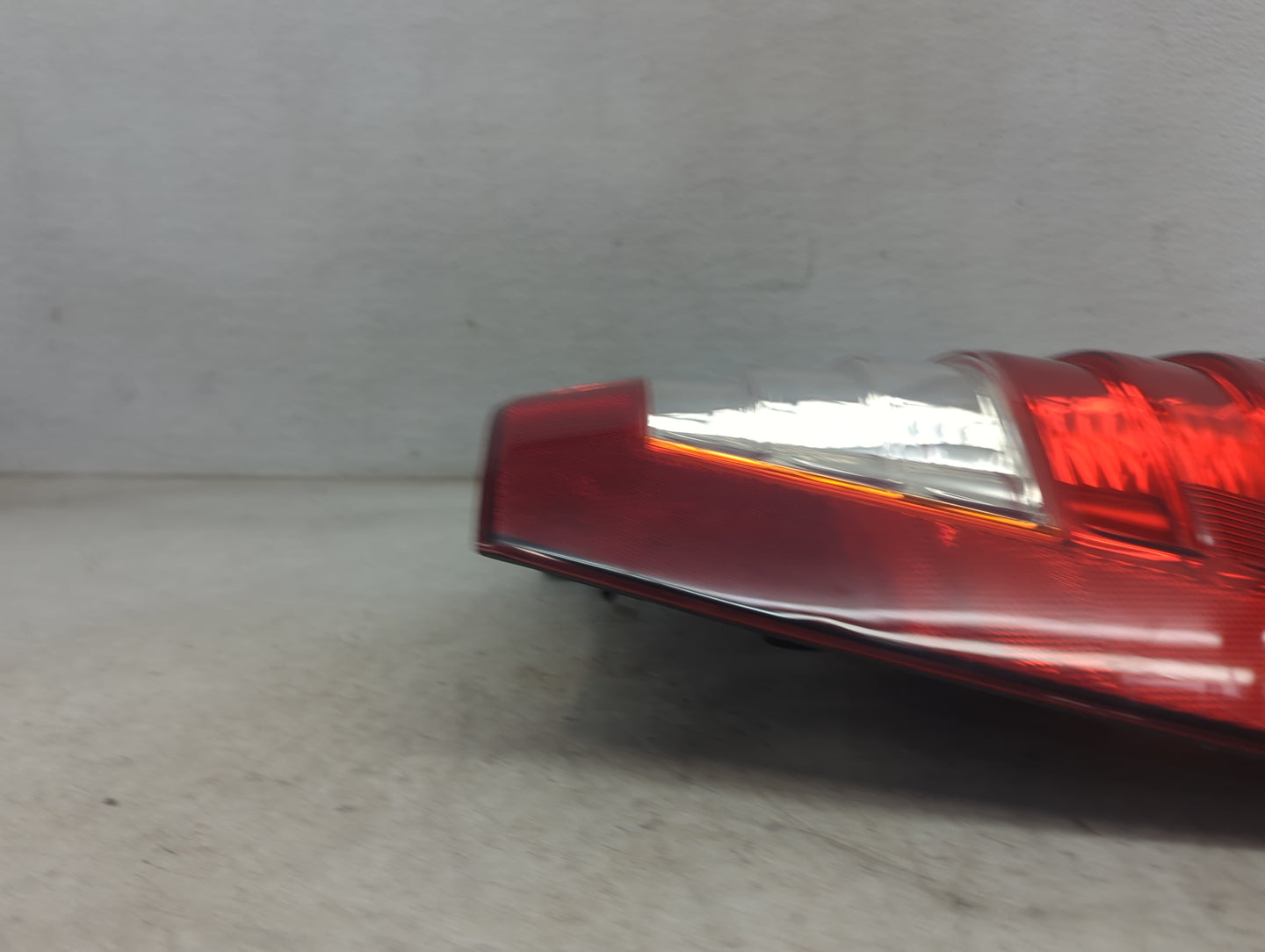 2010-2014 Kia Sedona Tail Light Assembly Passenger Right OEM Fits Fits 2007 2008 2009 2010 2011 2012 2014 OEM Used Auto Part