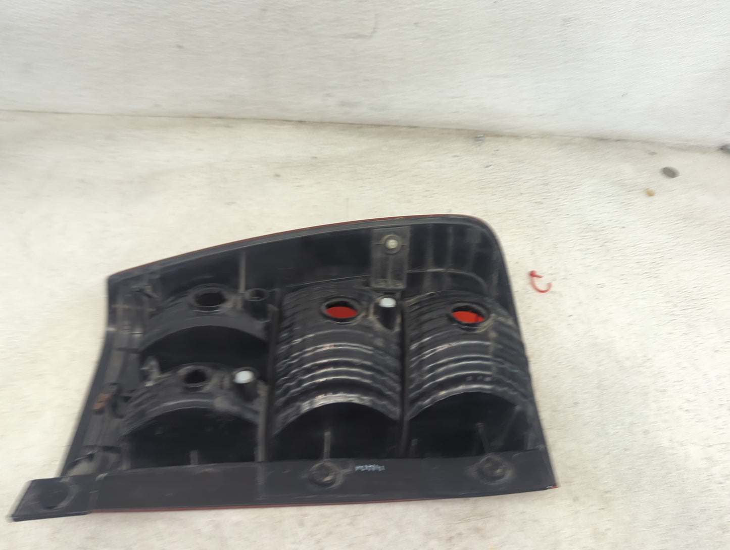 2010-2014 Kia Sedona Tail Light Assembly Passenger Right OEM Fits Fits 2007 2008 2009 2010 2011 2012 2014 OEM Used Auto Part
