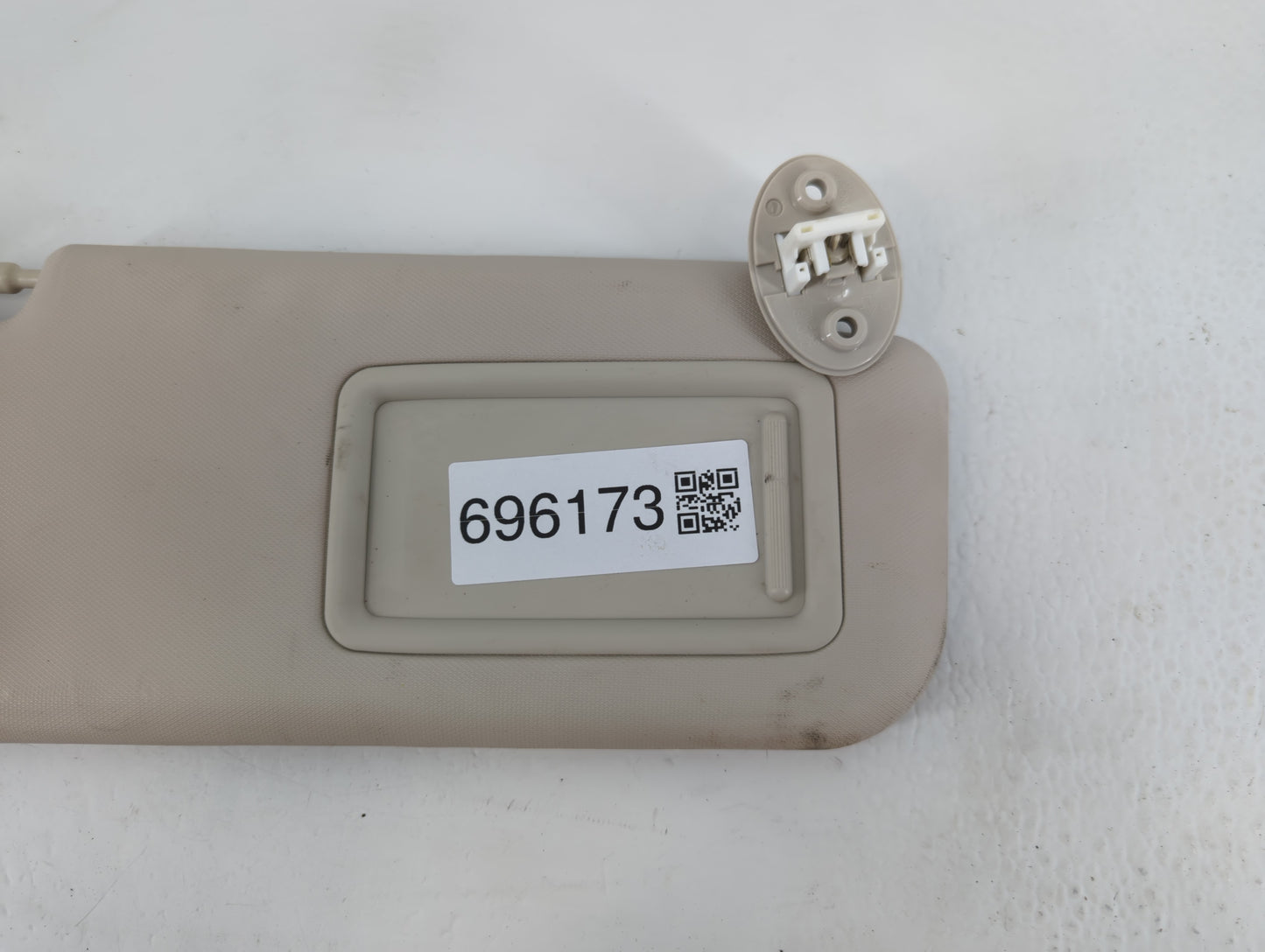 2011-2014 Kia Sedona Passenger Side View Mirror - Right Door Mirror OEM Used - Oemusedautoparts1.com