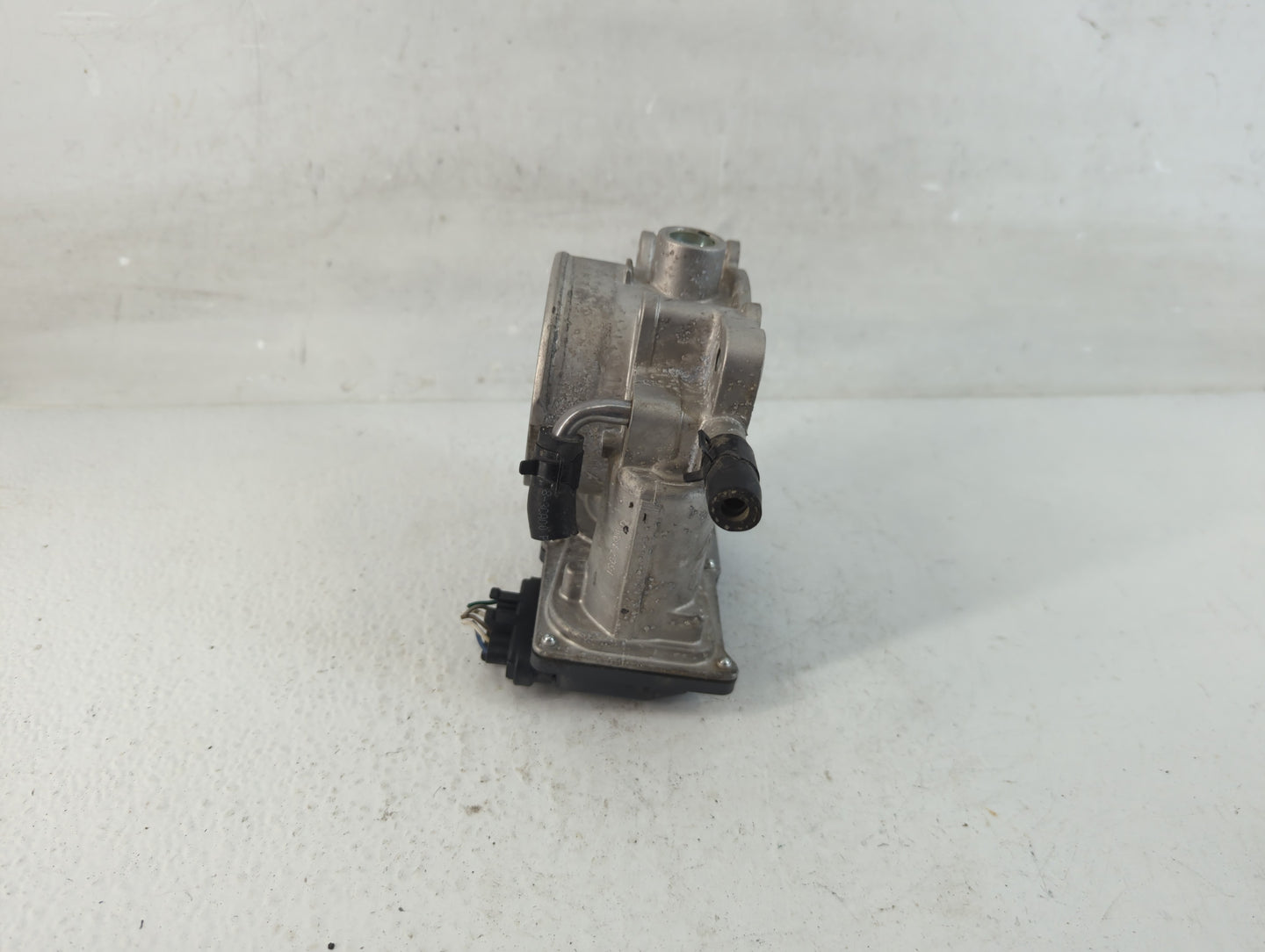 2014-2018 Kia Sorento Throttle Body P/N:35100-3CAA0 Fits Fits 2012 2013 2014 2015 2016 2017 2018 OEM Used Auto Parts - Oemus