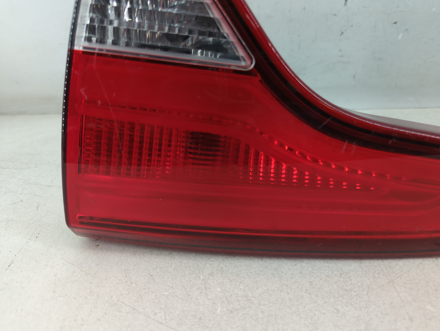 2014-2015 Kia Sorento Tail Light Assembly Driver Left OEM P/N:P755U500 Fits Fits 2014 2015 OEM Used Auto Parts - Oemusedauto