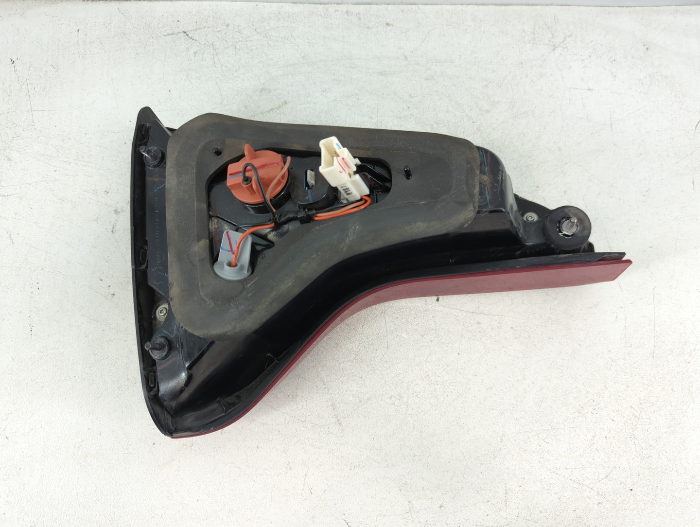 2014-2015 Kia Sorento Tail Light Assembly Driver Left OEM P/N:P755U500 Fits Fits 2014 2015 OEM Used Auto Parts - Oemusedauto