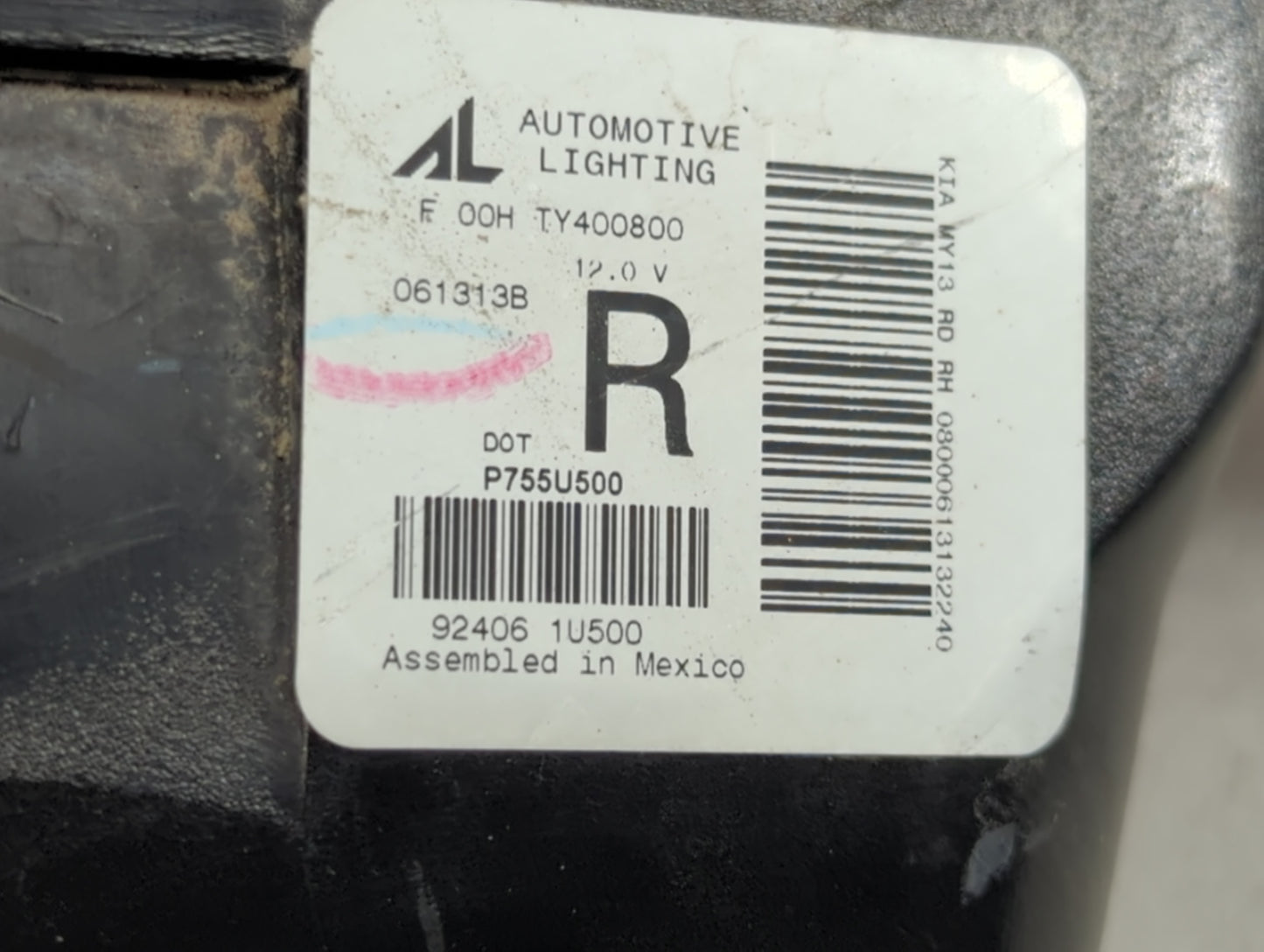 2014-2015 Kia Sorento Tail Light Assembly Driver Left OEM P/N:P755U500 Fits Fits 2014 2015 OEM Used Auto Parts - Oemusedauto