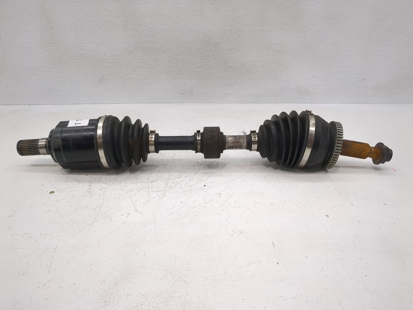 2014-2015 Kia Sorento Axle Shaft Front Driver Cv C/v - Oemusedautoparts1.com
