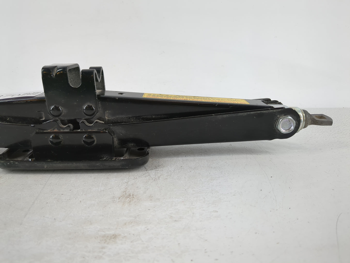 2014 Kia Sorento Spare Scissor Car Jack - Oemusedautoparts1.com