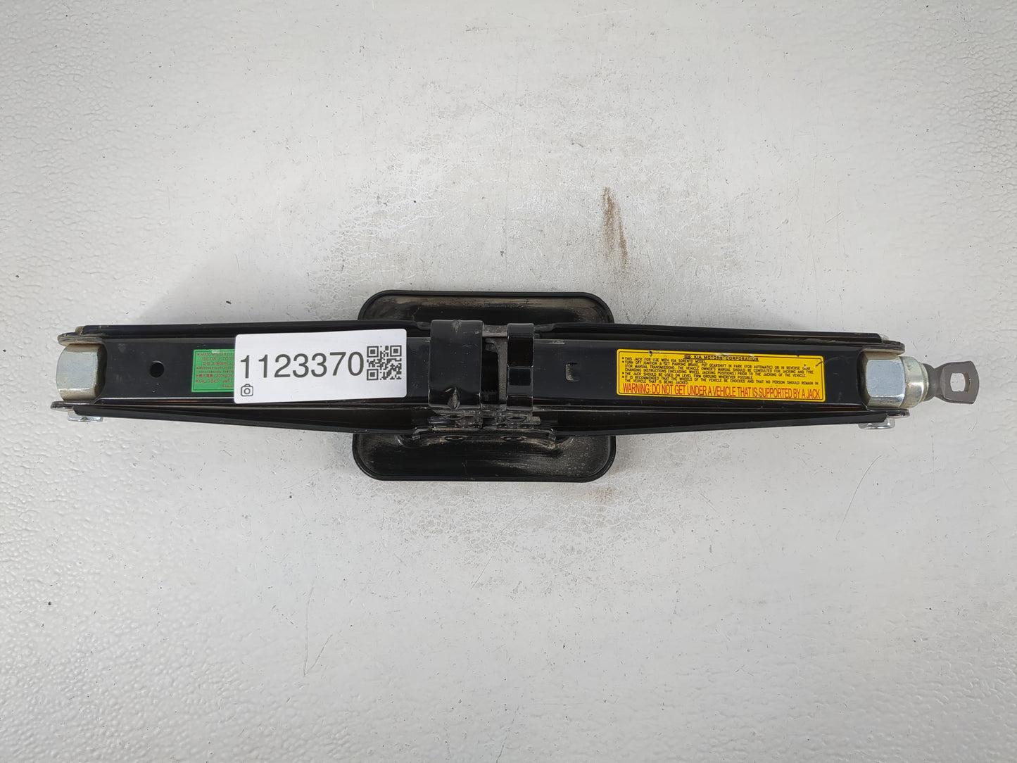 2014 Kia Sorento Spare Scissor Car Jack - Oemusedautoparts1.com