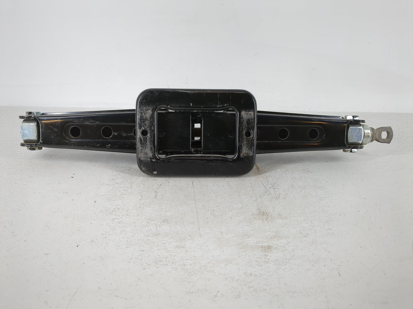 2014 Kia Sorento Spare Scissor Car Jack - Oemusedautoparts1.com