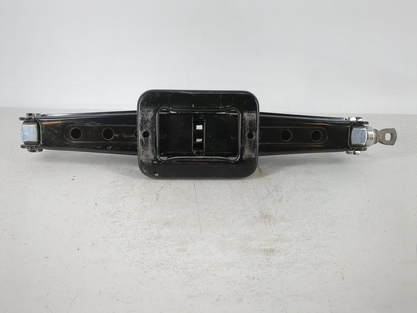 2014 Kia Sorento Spare Scissor Car Jack - Oemusedautoparts1.com