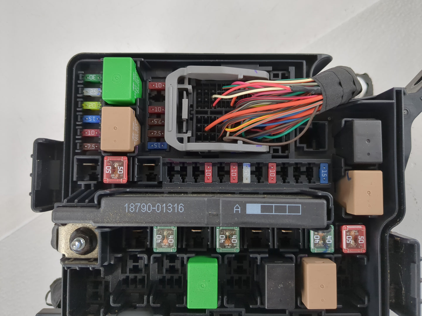 2014-2015 Kia Sorento Fusebox Fuse Box Panel Relay Module P/N:91941-2P520 Fits Fits 2014 2015 OEM Used Auto Parts - Oemuseda