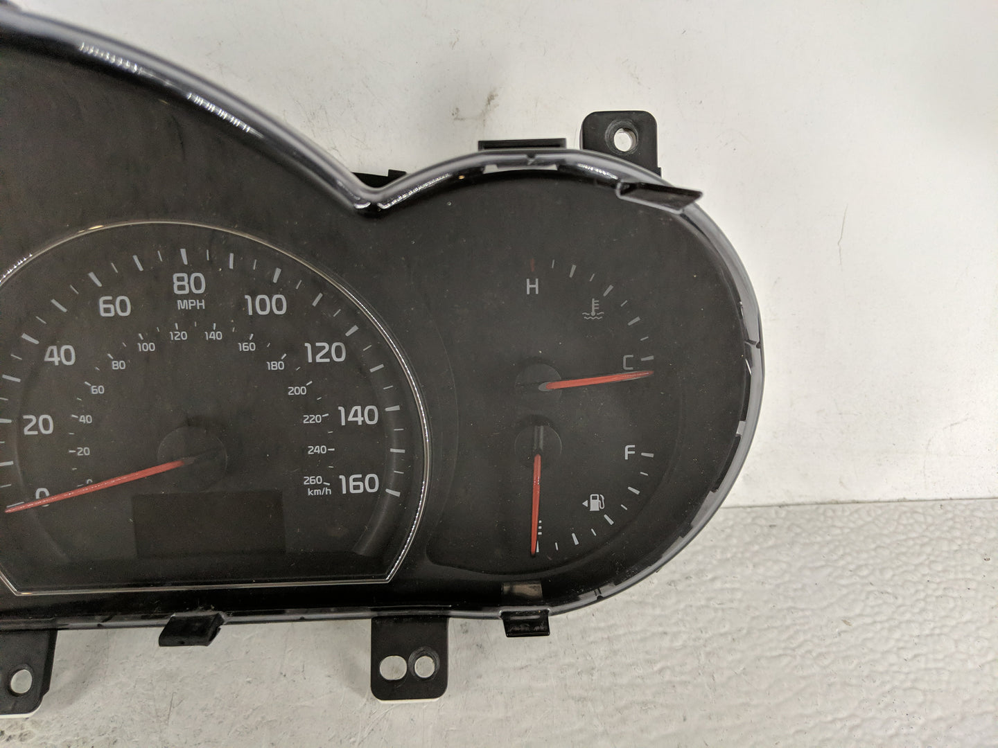 2014-2015 Kia Sorento Instrument Cluster Speedometer Gauges P/N:94004-1U010 Fits Fits 2014 2015 OEM Used Auto Parts - Oemuse
