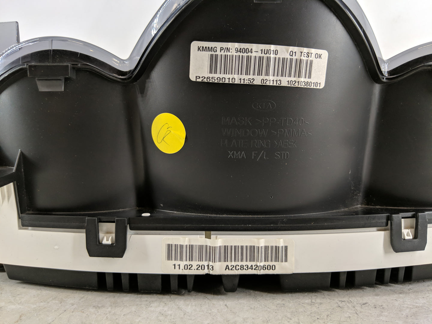 2014-2015 Kia Sorento Instrument Cluster Speedometer Gauges P/N:94004-1U010 Fits Fits 2014 2015 OEM Used Auto Parts - Oemuse