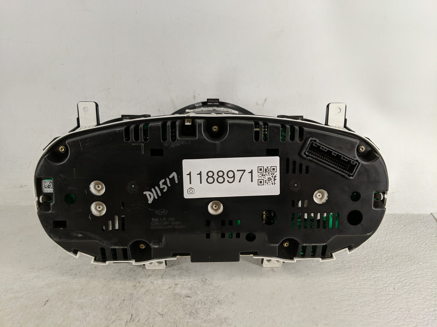 2014-2015 Kia Sorento Instrument Cluster Speedometer Gauges P/N:94004-1U010 Fits Fits 2014 2015 OEM Used Auto Parts - Oemuse