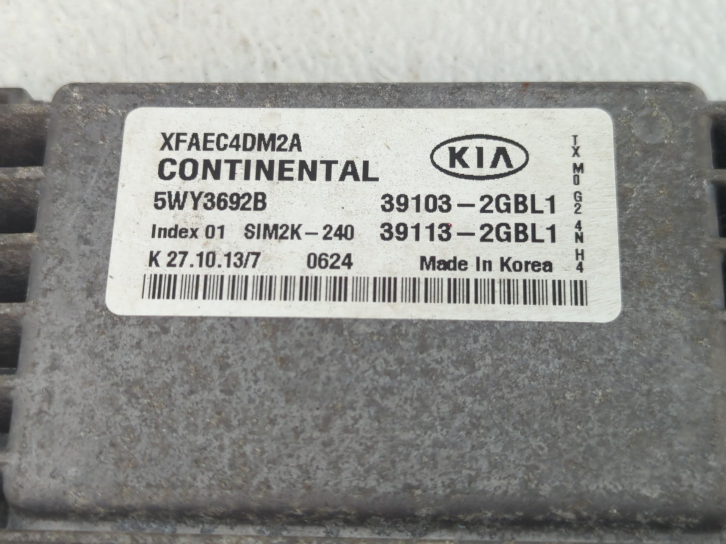 2014-2015 Kia Sorento PCM Engine Control Computer ECU ECM PCU OEM P/N:39113-2GBL1 39103-2GBL1 Fits Fits 2014 2015 OEM Used A