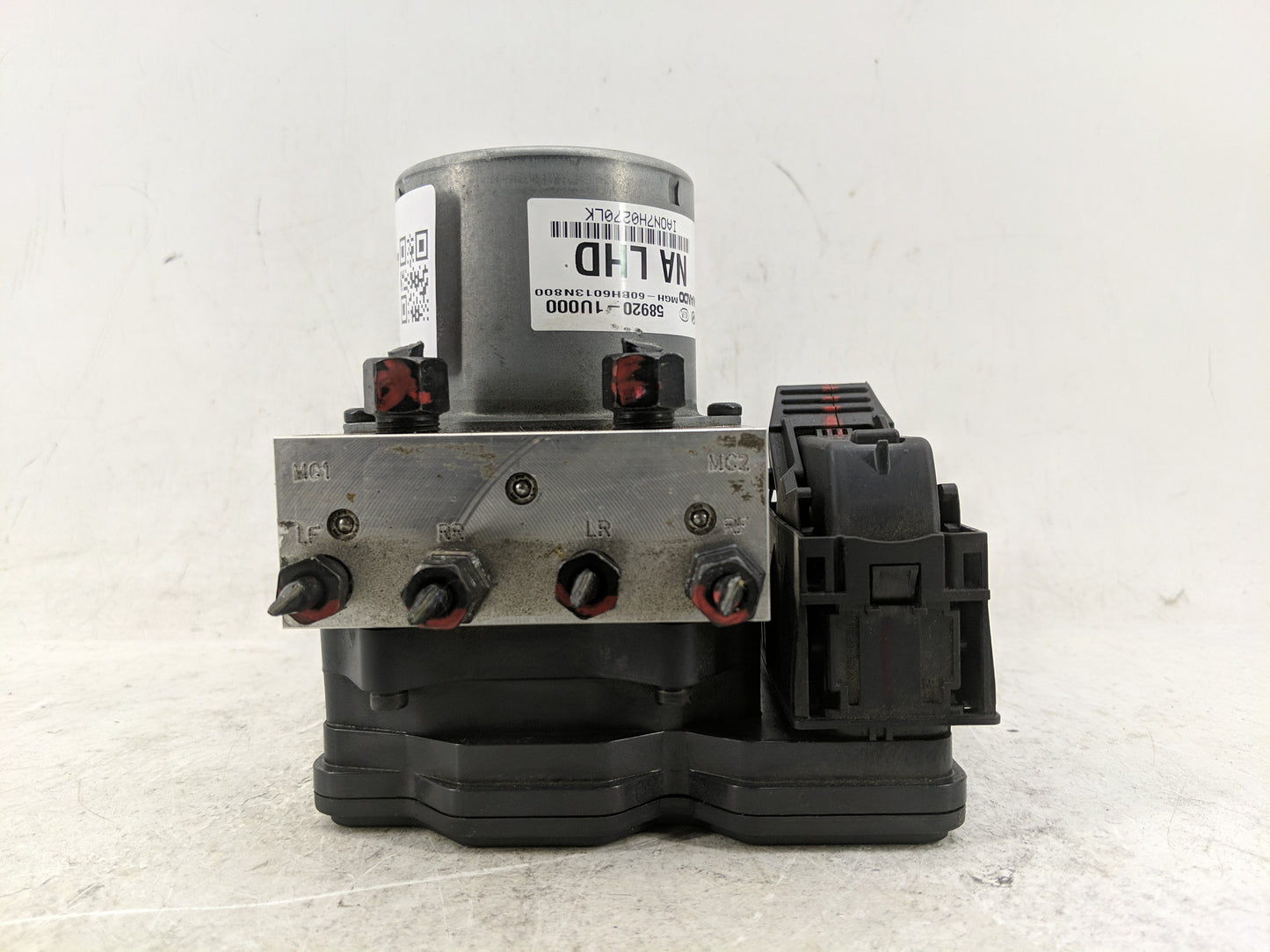 2014-2015 Kia Sorento ABS Pump Control Module Replacement P/N:BE6003N801 Fits Fits 2014 2015 OEM Used Auto Parts - Oemusedau