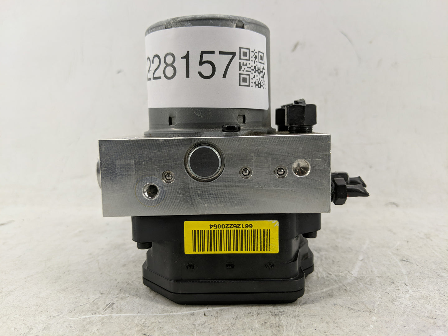2014-2015 Kia Sorento ABS Pump Control Module Replacement P/N:BE6003N801 Fits Fits 2014 2015 OEM Used Auto Parts - Oemusedau