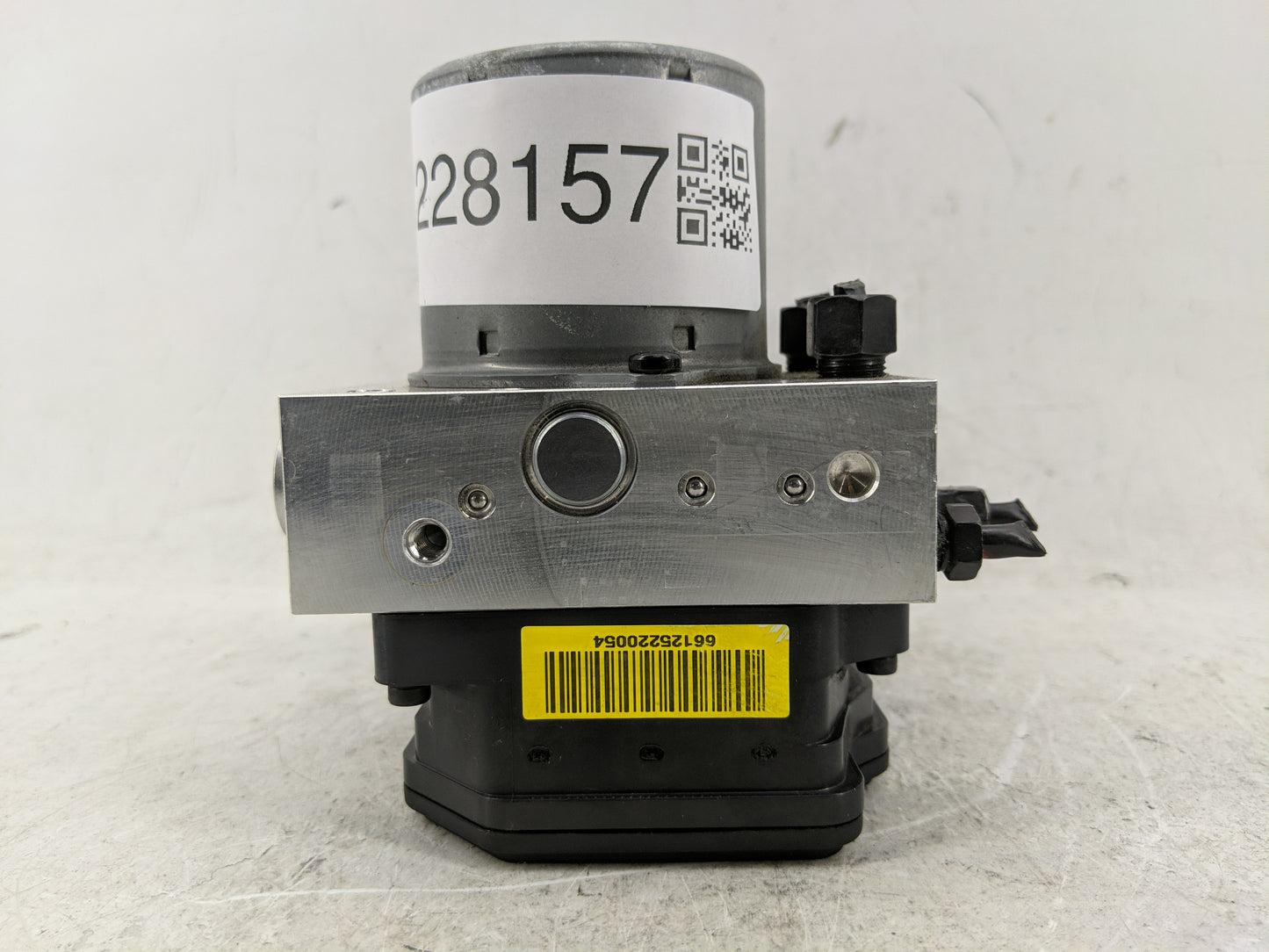 2014-2015 Kia Sorento ABS Pump Control Module Replacement P/N:BE6003N801 Fits Fits 2014 2015 OEM Used Auto Parts - Oemusedau