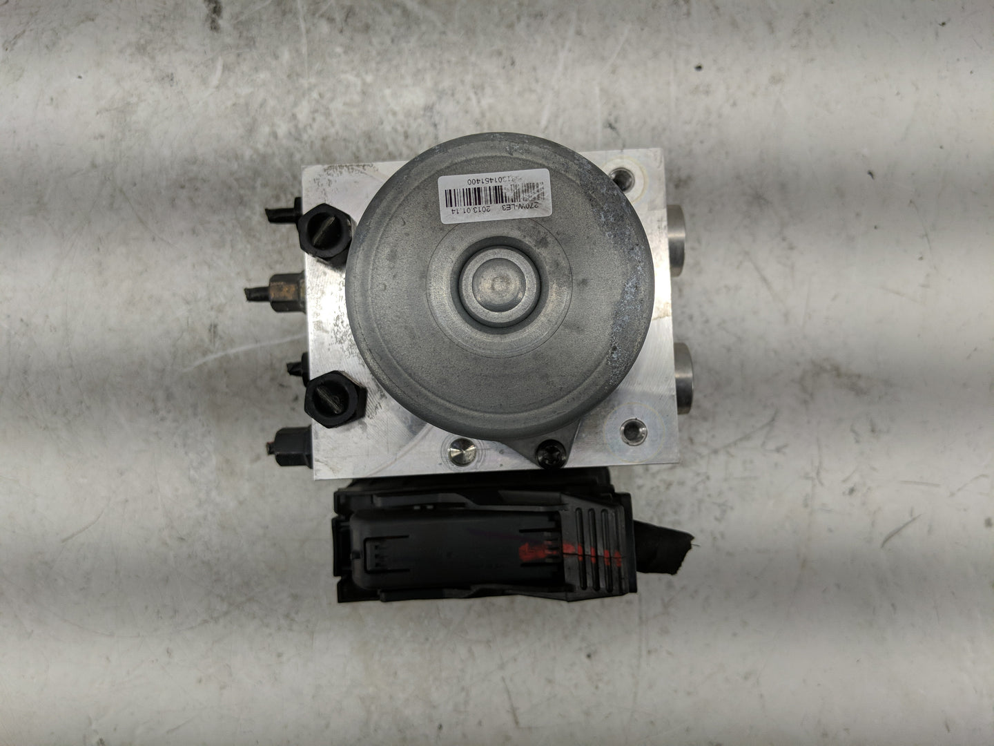 2014-2015 Kia Sorento ABS Pump Control Module Replacement P/N:BE6003N801 Fits Fits 2014 2015 OEM Used Auto Parts - Oemusedau