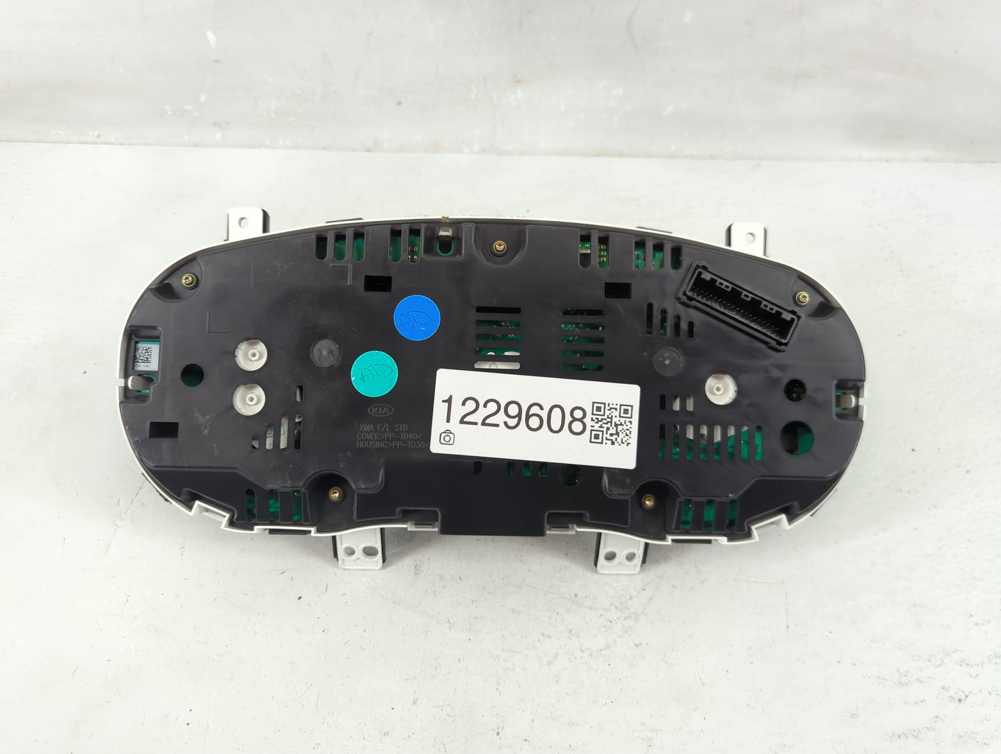 2014-2015 Kia Sorento Instrument Cluster Speedometer Gauges P/N:94004-1U010 Fits Fits 2014 2015 OEM Used Auto Parts - Oemuse