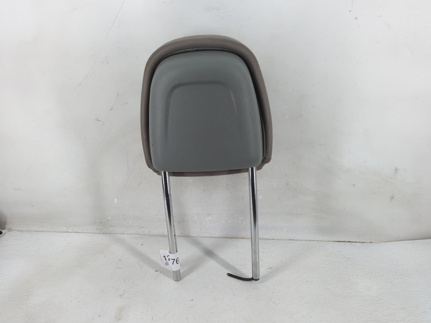 2014 Kia Sorento Headrest Head Rest Rear Seat Fits OEM Used Auto Parts - Oemusedautoparts1.com