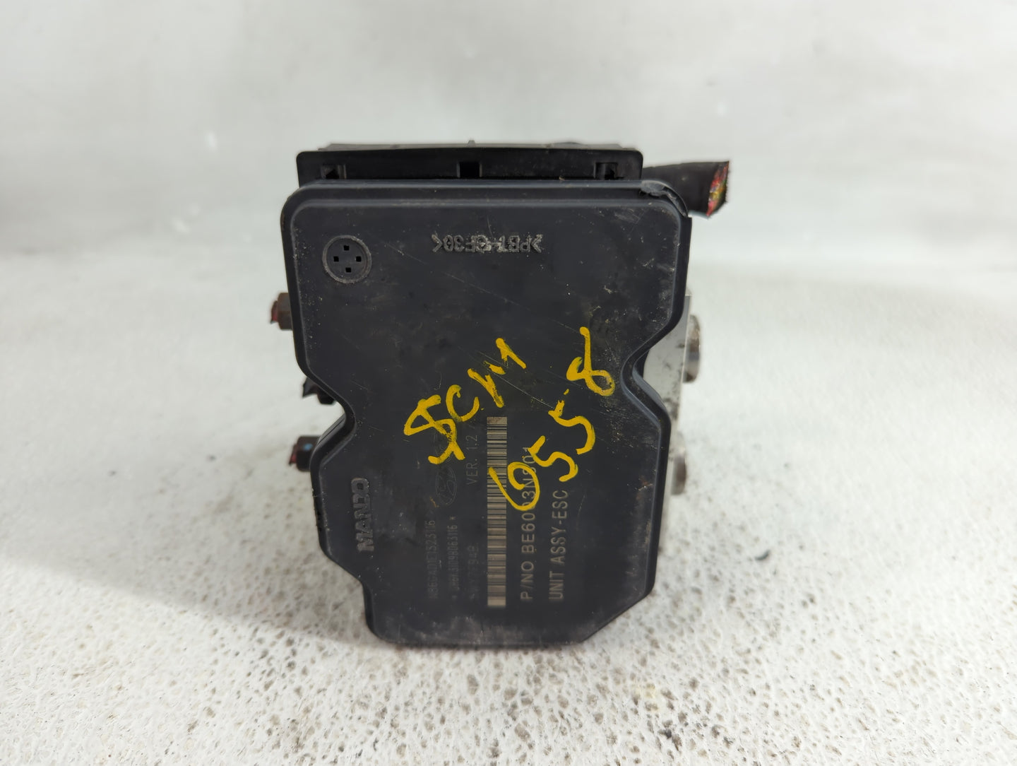 2014-2015 Kia Sorento ABS Pump Control Module Replacement P/N:58920-1U000 Fits Fits 2014 2015 OEM Used Auto Parts - Oemuseda