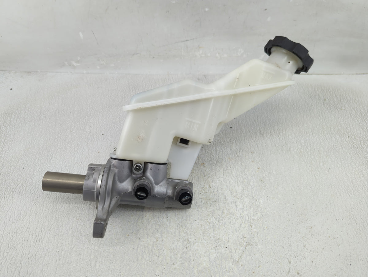 2014-2015 Kia Sorento Brake Master Cylinder 1276325 - Oemusedautoparts1.com