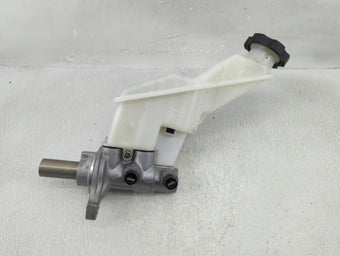 compare product 2014-2015 Kia Sorento Brake Master Cylinder 1276325