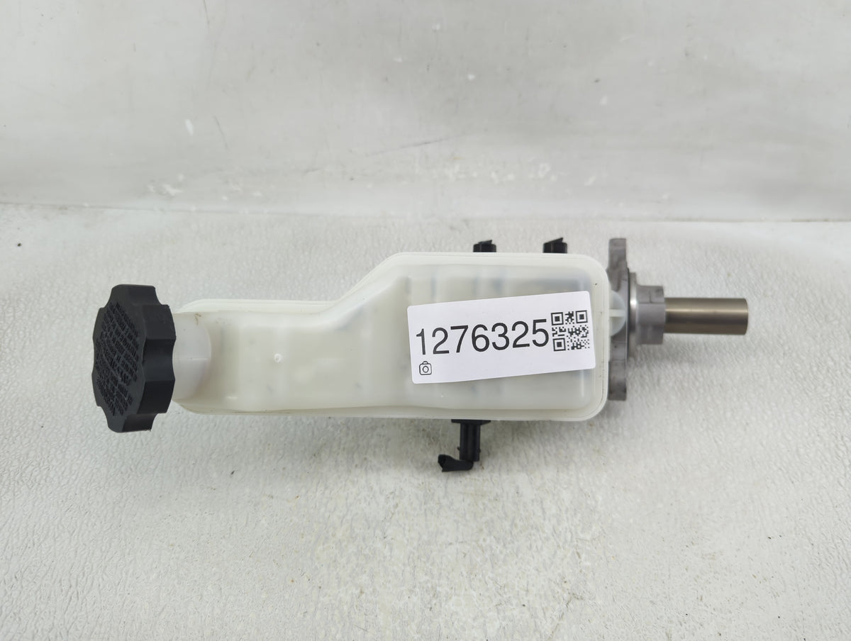 2014-2015 Kia Sorento Brake Master Cylinder 1276325 - Oemusedautoparts1.com