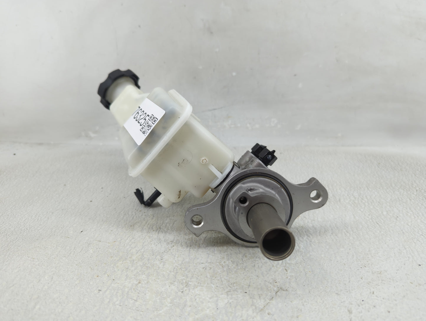 2014-2015 Kia Sorento Brake Master Cylinder - Oemusedautoparts1.com