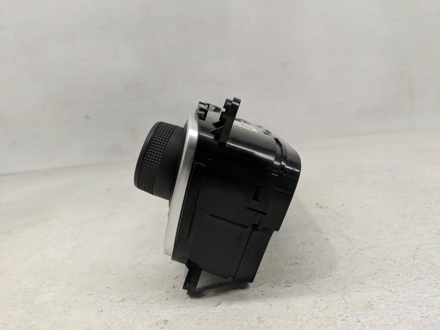 2014-2015 Kia Sorento Climate Control Module Temperature AC/Heater Replacement Fits Fits 2014 2015 OEM Used Auto Parts - Oem