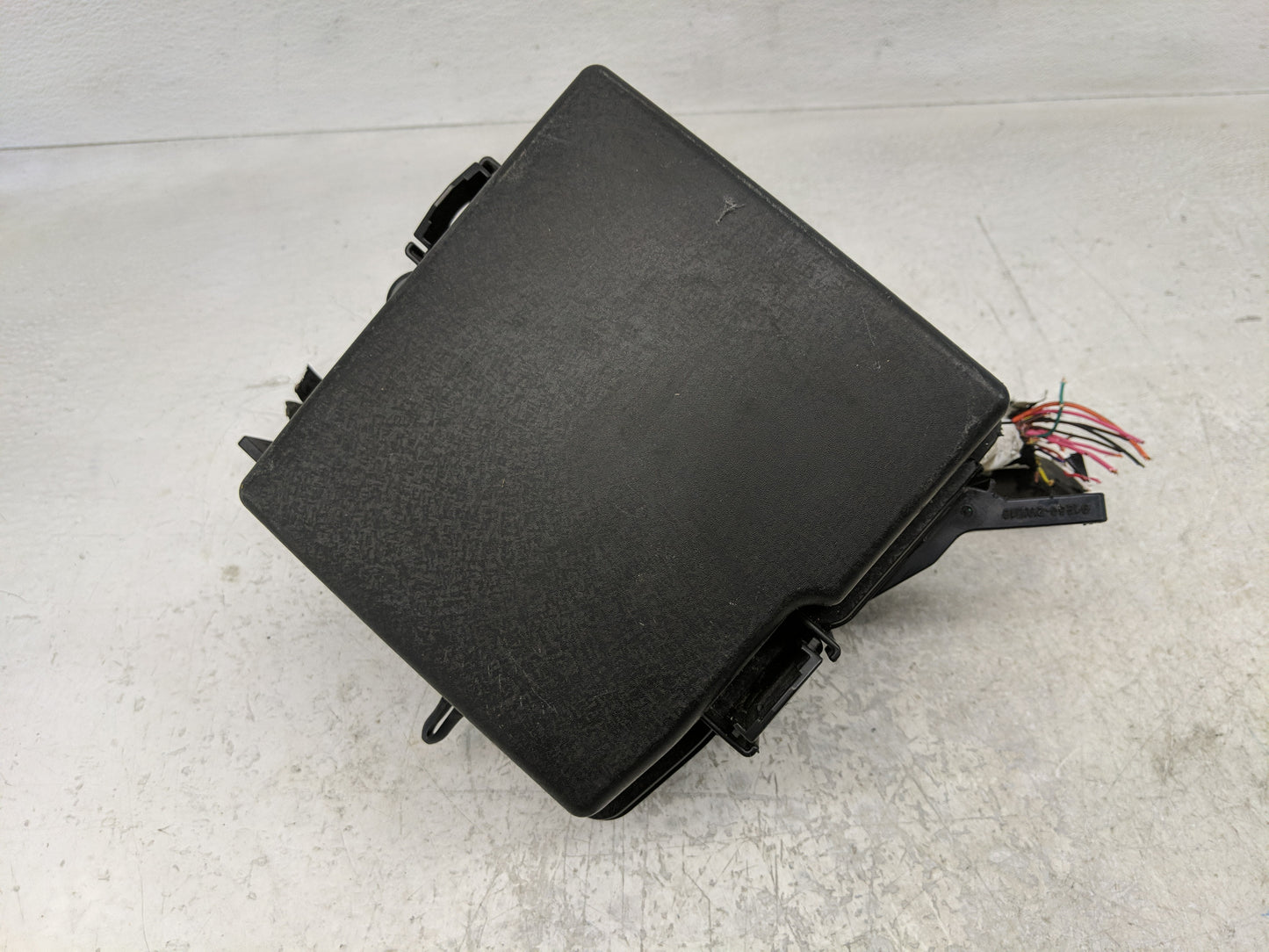 2014-2015 Kia Sorento Fusebox Fuse Box Panel Relay Module P/N:VS912501U252XA Fits Fits 2014 2015 OEM Used Auto Parts - Oemus