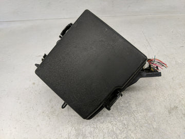 2014-2015 Kia Sorento Fusebox Fuse Box Panel Relay Module P/N:VS912501U252XA Fits Fits 2014 2015 OEM Used Auto Parts - Oemus