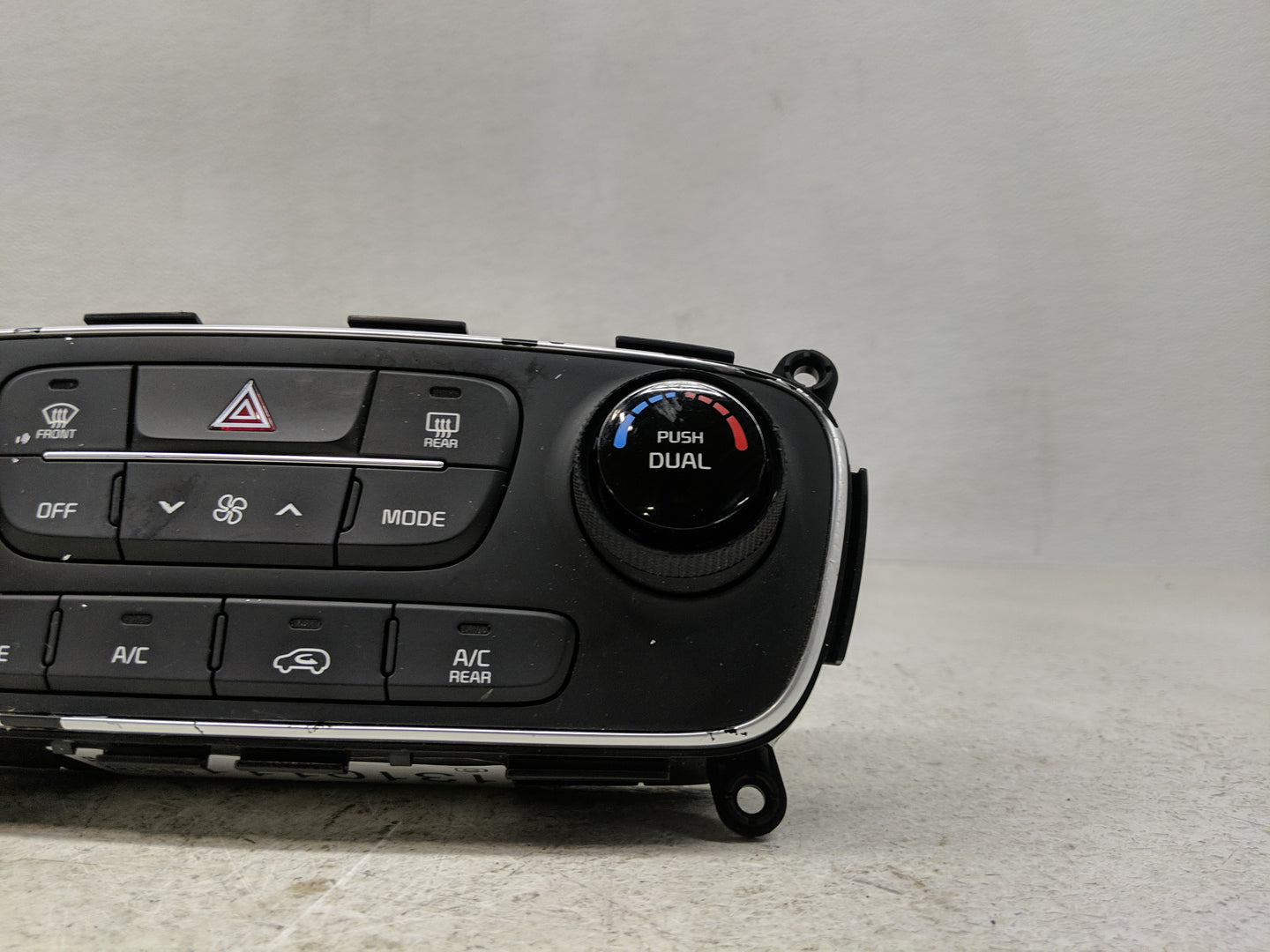 2014-2015 Kia Sorento Climate Control Module Temperature AC/Heater Replacement P/N:972501U5856 Fits Fits 2014 2015 OEM Used 