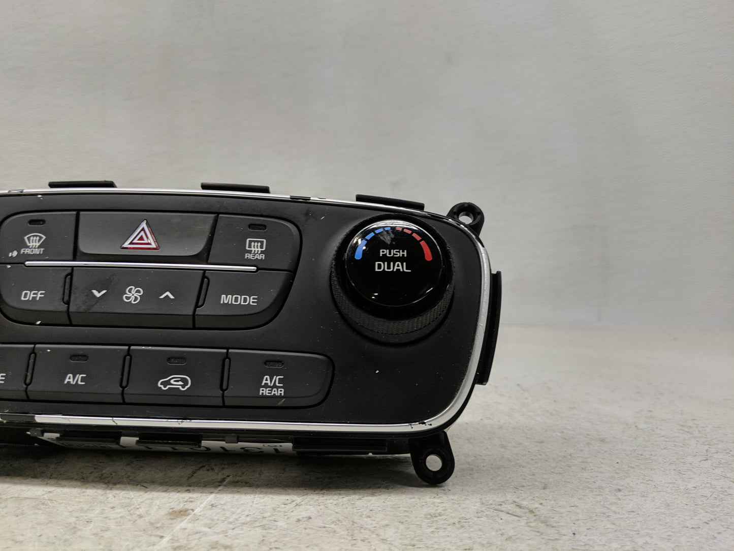 2014-2015 Kia Sorento Climate Control Module Temperature AC/Heater Replacement P/N:972501U5856 Fits Fits 2014 2015 OEM Used 