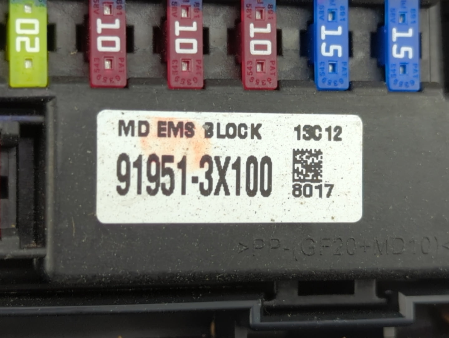 2014-2015 Kia Sorento Fusebox Fuse Box Panel Relay Module P/N:91951-3X100 Fits Fits 2014 2015 OEM Used Auto Parts - Oemuseda