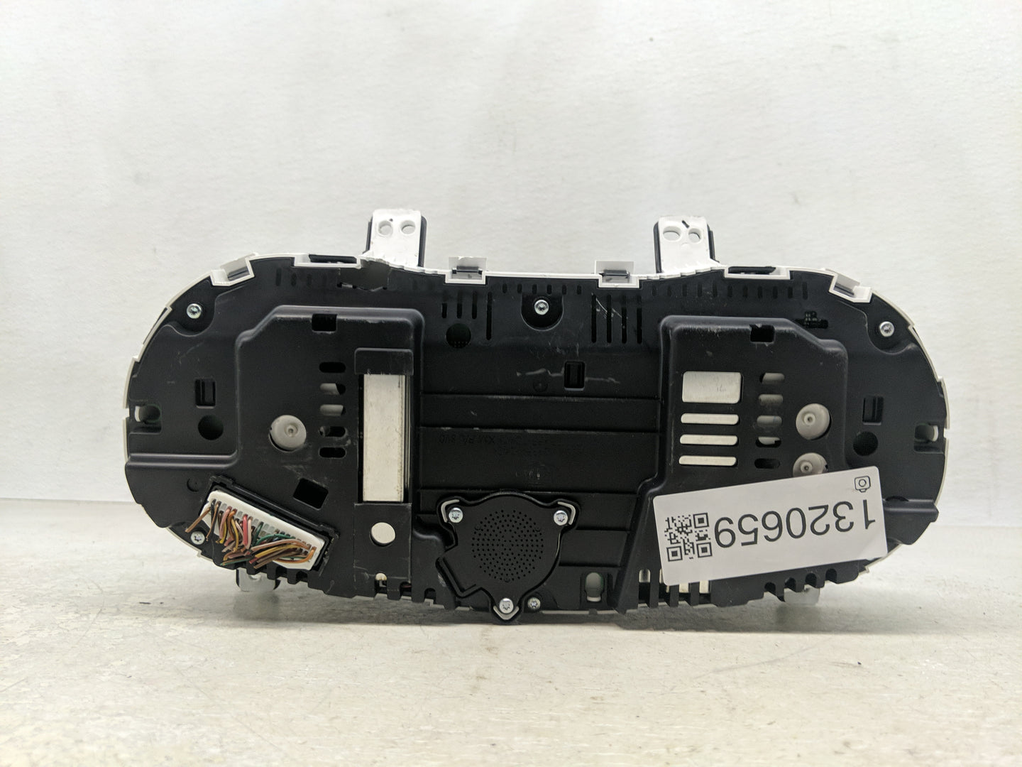 2014-2015 Kia Sorento Instrument Cluster Speedometer Gauges P/N:94014-1U010 Fits Fits 2014 2015 OEM Used Auto Parts - Oemuse